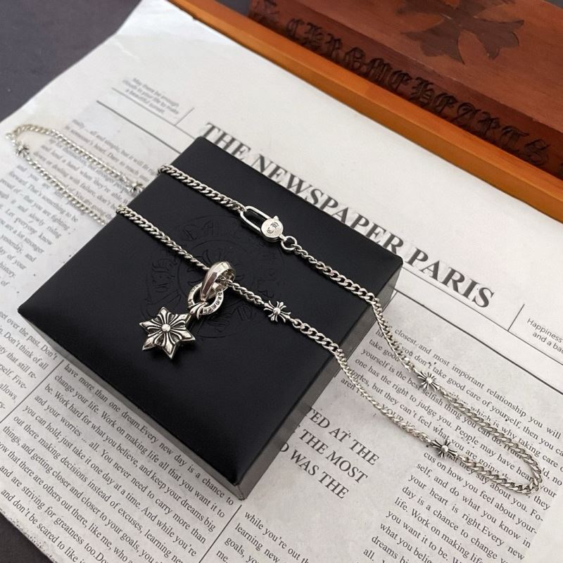 Ch*0me He**ts necklaces